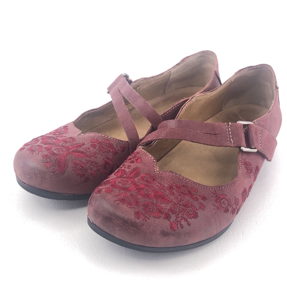 Taos Wish Embroidered Red Leather Mary Janes 6.5 - Picture 3 of 11